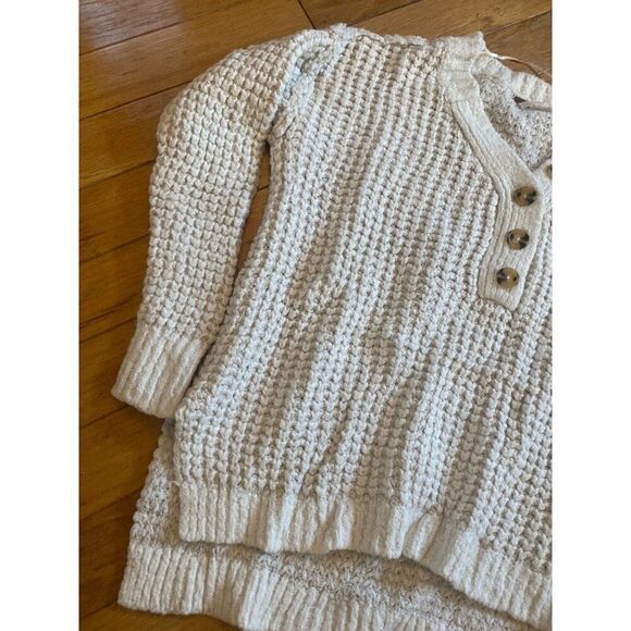 Free People Cozy Cream Knit Button-Front v-neck Sweater With high low Hem sz XS - Picture 2 of 9